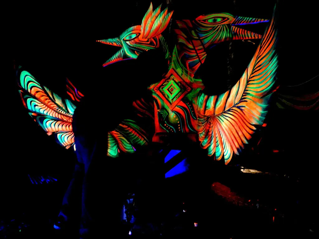 sculptural_birds_for_main_stage_in_freqs_of_nature_germany_2015_3_resized