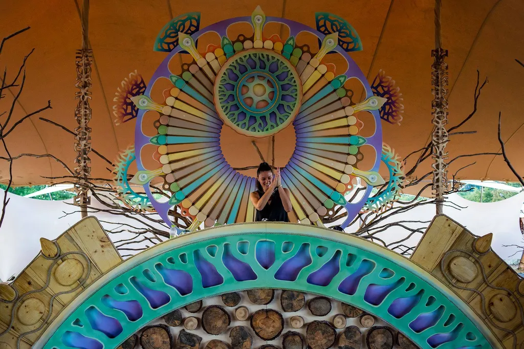 wao_festival_alternative_stage_color_design1_resized
