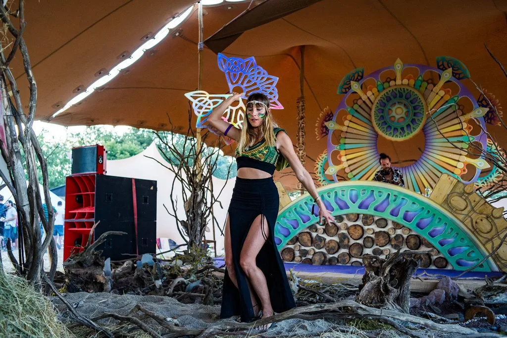 wao_festival_alternative_stage_color_design2_resized